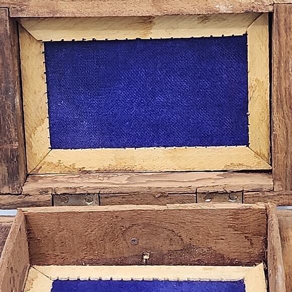 Vintage Hinged Lid Wooden Trinket Jewelry Box Ornate Floral Inlay on Top - Picture 8 of 15